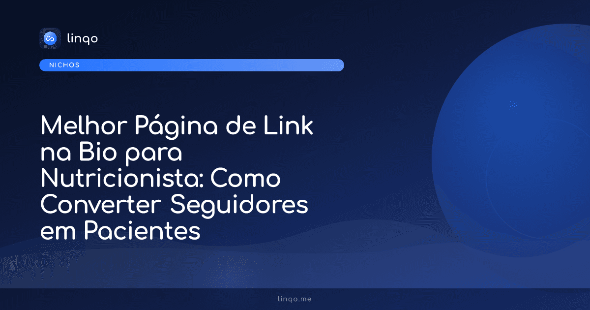 Nutricionista em seu consultório mostrando aplicativo no celular com a página de link na bio aberta